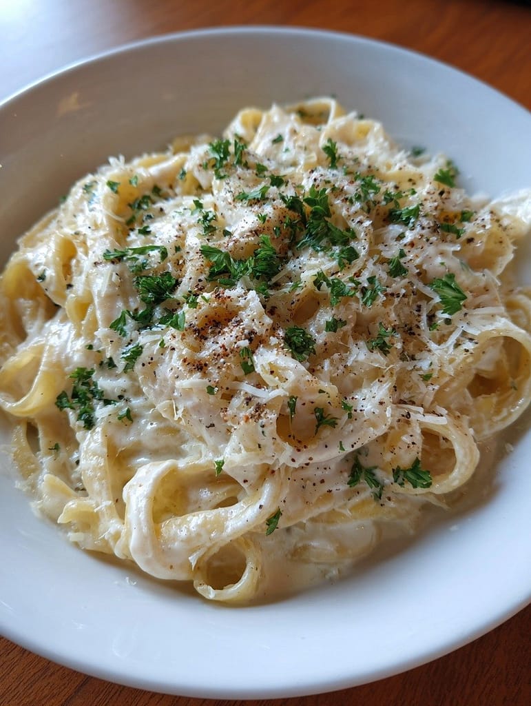 Classic Creamy Alfredo Sauce